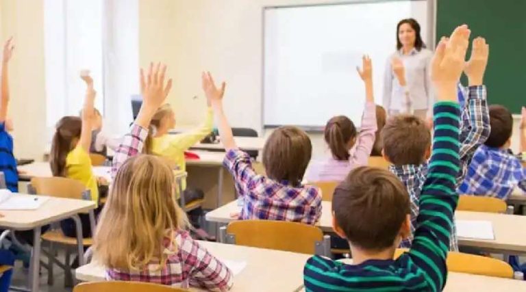 Education in Spain: Without Religion but with Mathematics with a gender perspective