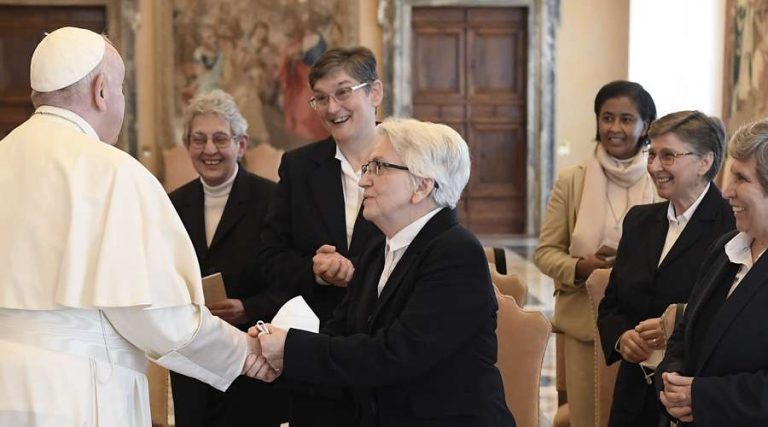 The Pope encourages nuns to renew their commitment to “evangelize by educating”