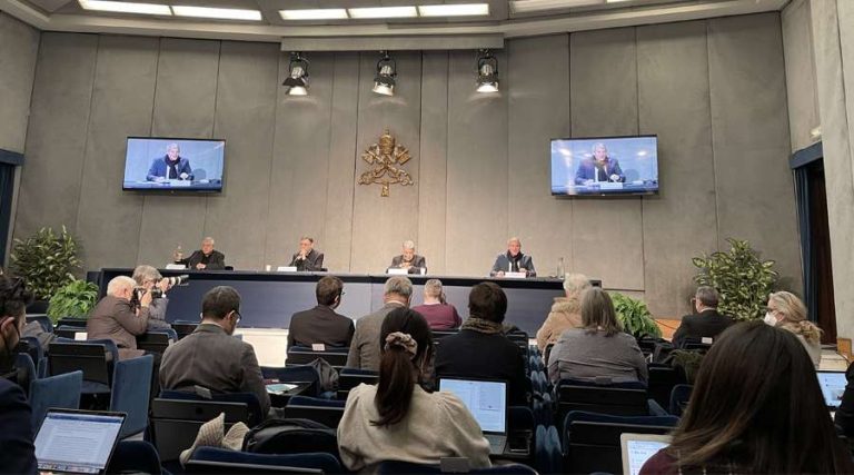 What changes does the apostolic constitution Praedicate Evangelium bring to the Roman Curia?