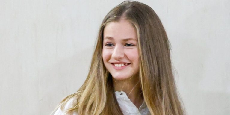 The sympathy and spontaneity of Princess Leonor despite the nerves in her solo act: selfies and confidences