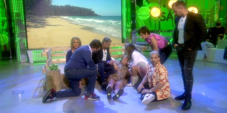 Belén Esteban suffers a fall in ‘Sálvame’ and breaks her tibia and fibula