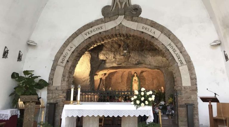 They celebrate 75 years of the apparition in Rome of the Virgin of Revelation