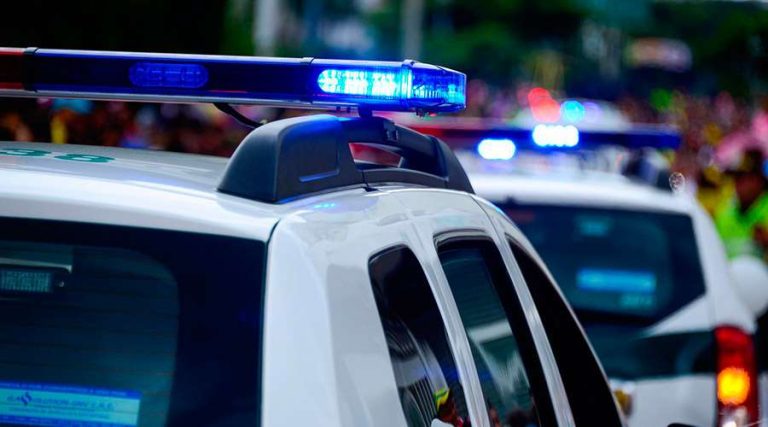 Abortionists injure two policemen, destroy a patrol car and attack pro-lifers