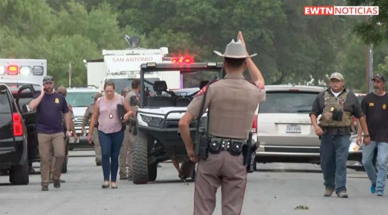 Bishop denounces that weapons are easier to get than aspirin in the US