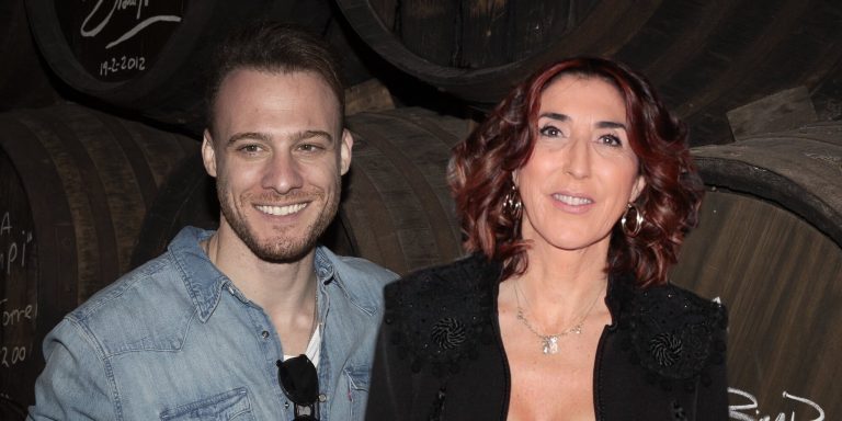 The viral video of Paz Padilla asking Kerem Bürsin some questions about his clothing brand