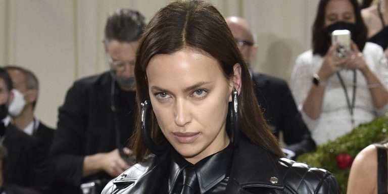 Irina Shayk, designated as an ally of Putin for publishing an image with a possible hidden message