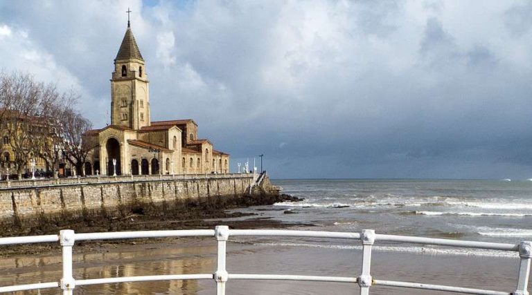 Thousands mobilize against a regulation to “restrict religious freedom” in Spain